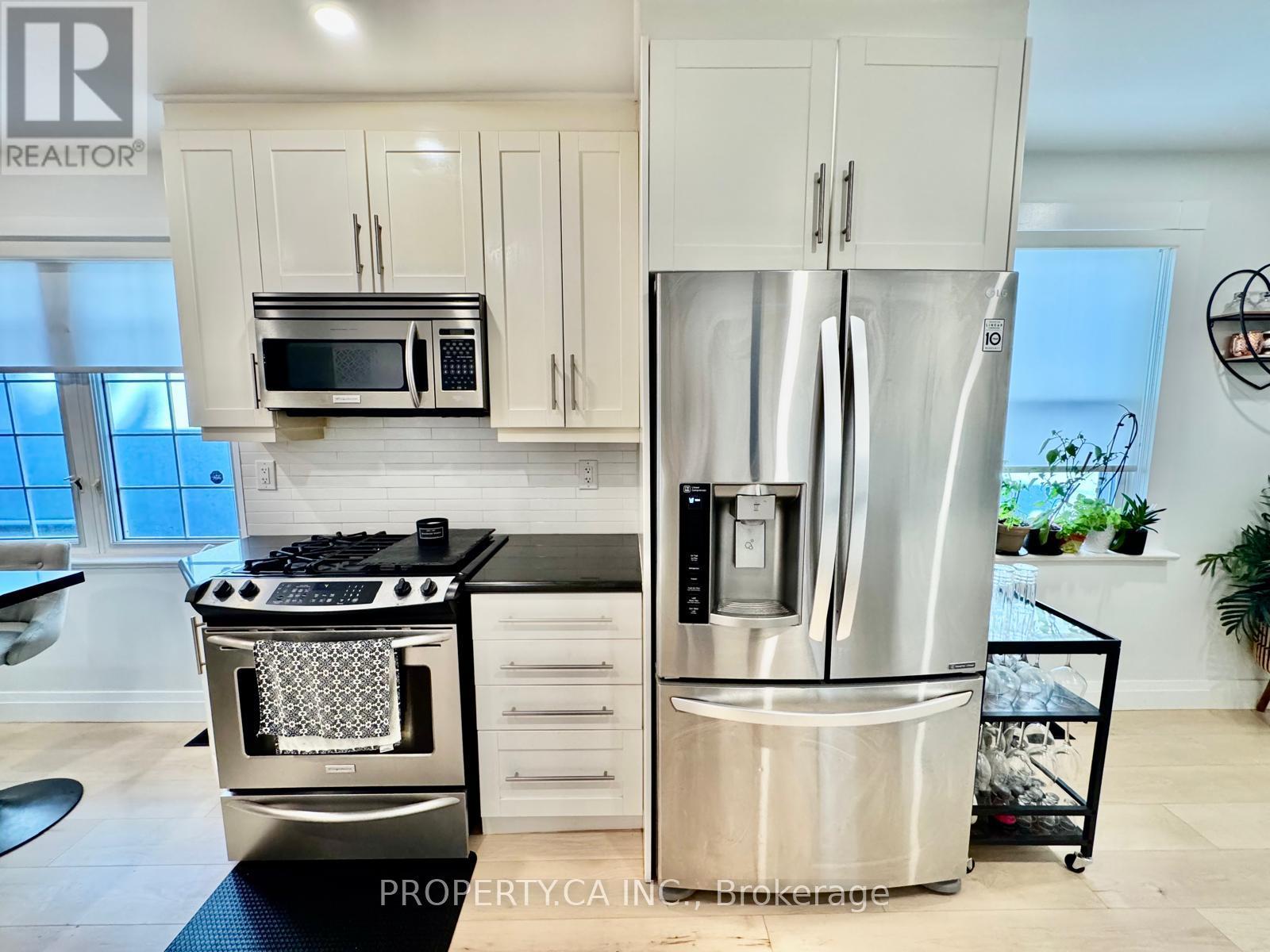 87 Fourth Street, Toronto, Ontario  M8V 2Y4 - Photo 10 - W12428601