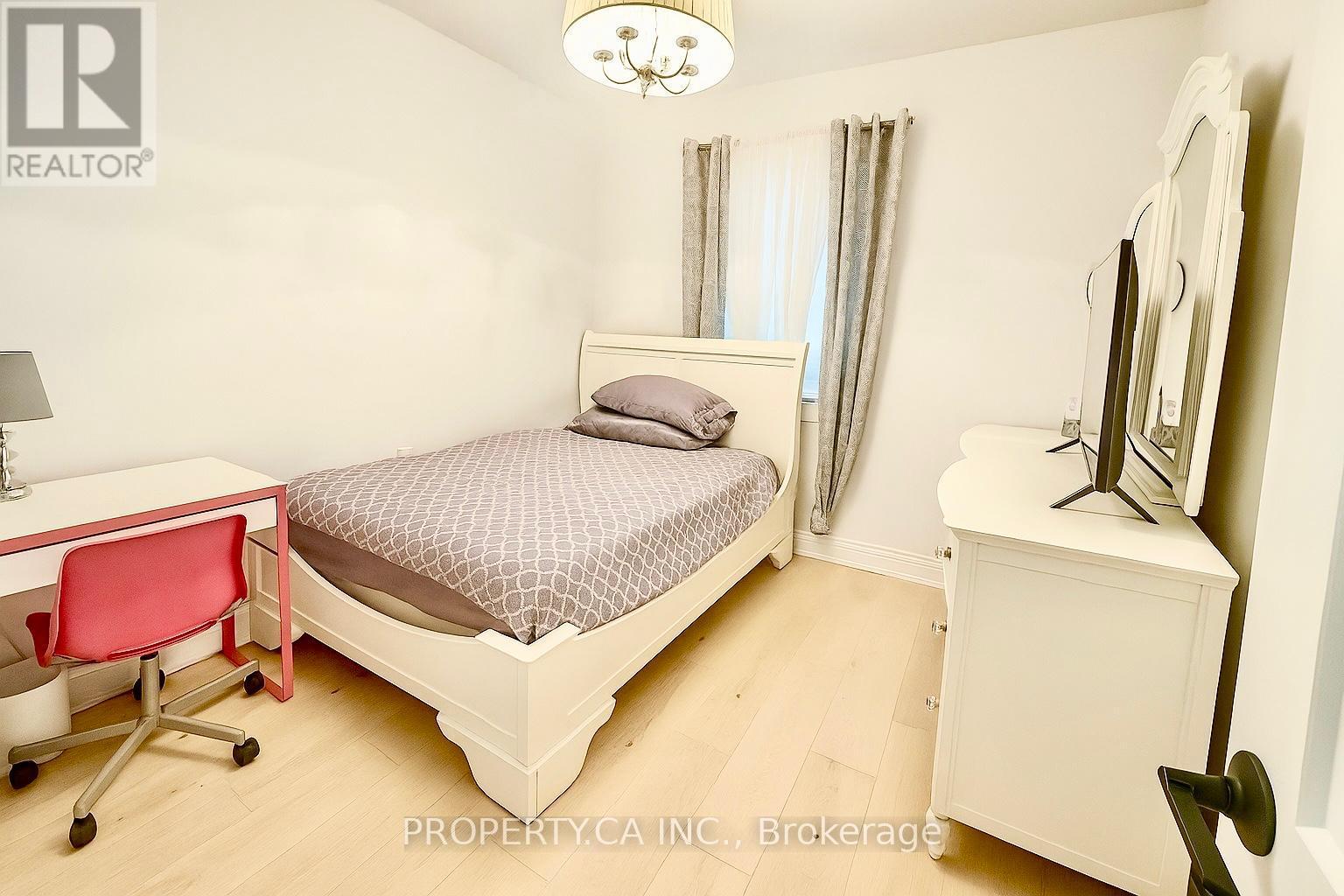 87 Fourth Street, Toronto, Ontario  M8V 2Y4 - Photo 15 - W12428601