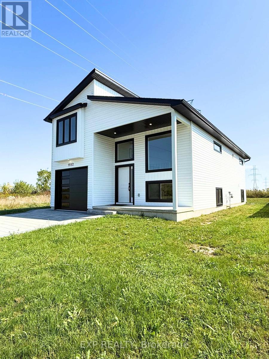 1552 Melwood Drive, St. Clair, Ontario  N0N 1B0 - Photo 1 - X12223588