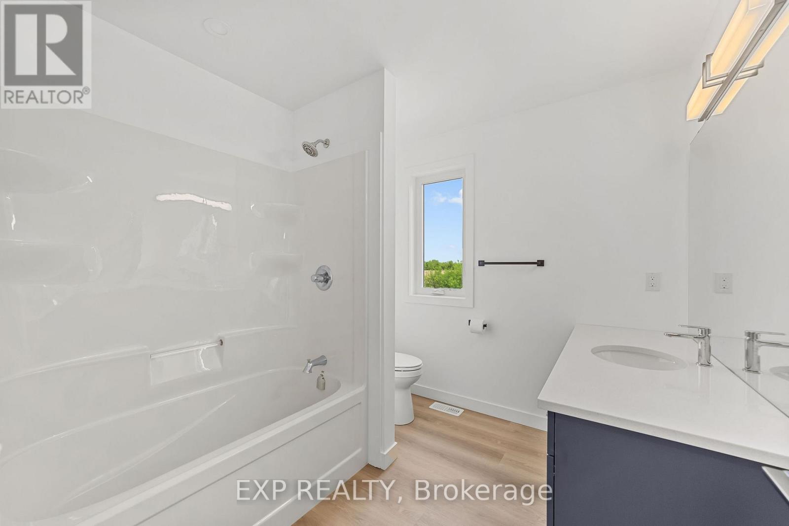 1552 Melwood Drive, St. Clair, Ontario  N0N 1B0 - Photo 13 - X12223588