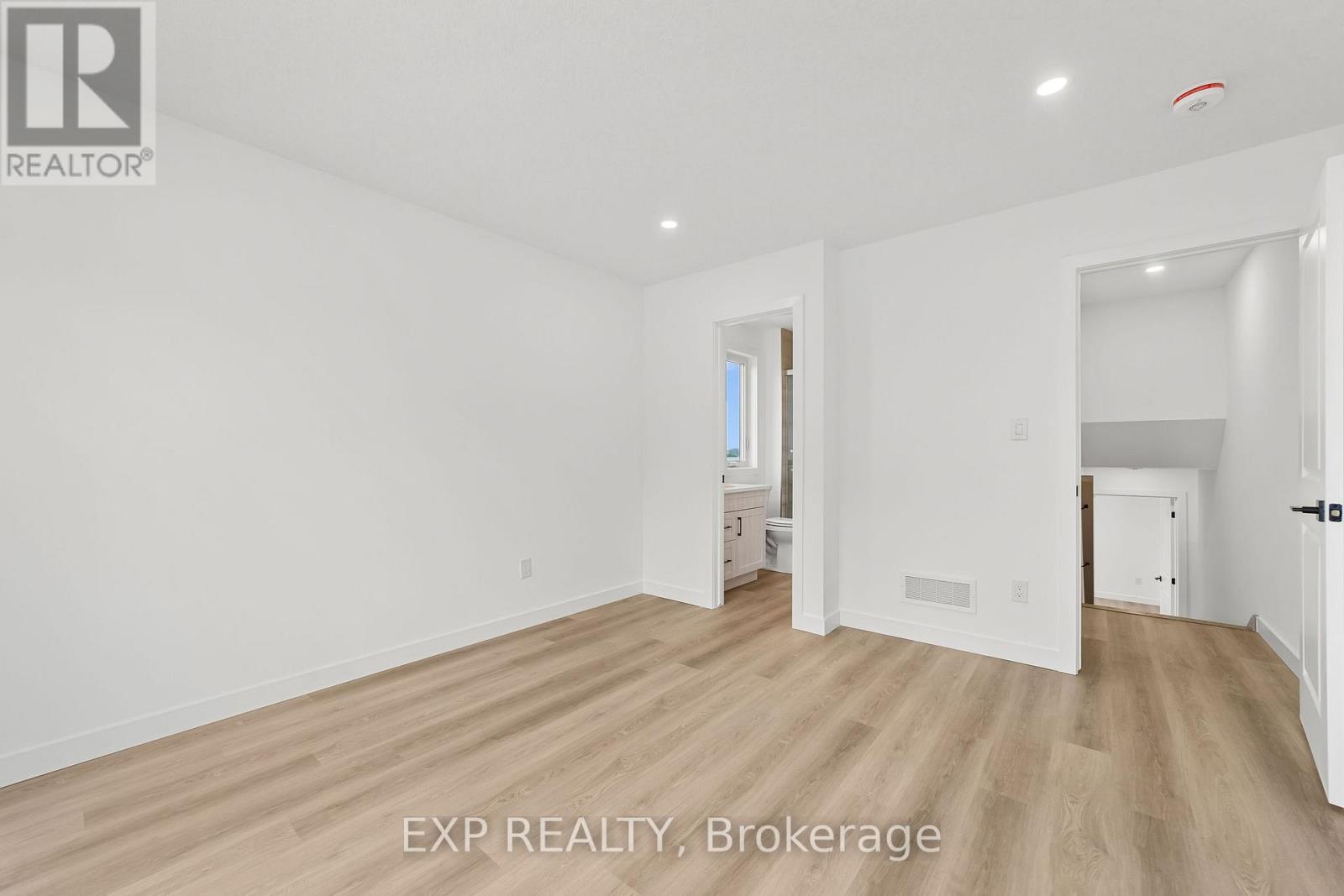 1552 Melwood Drive, St. Clair, Ontario  N0N 1B0 - Photo 15 - X12223588