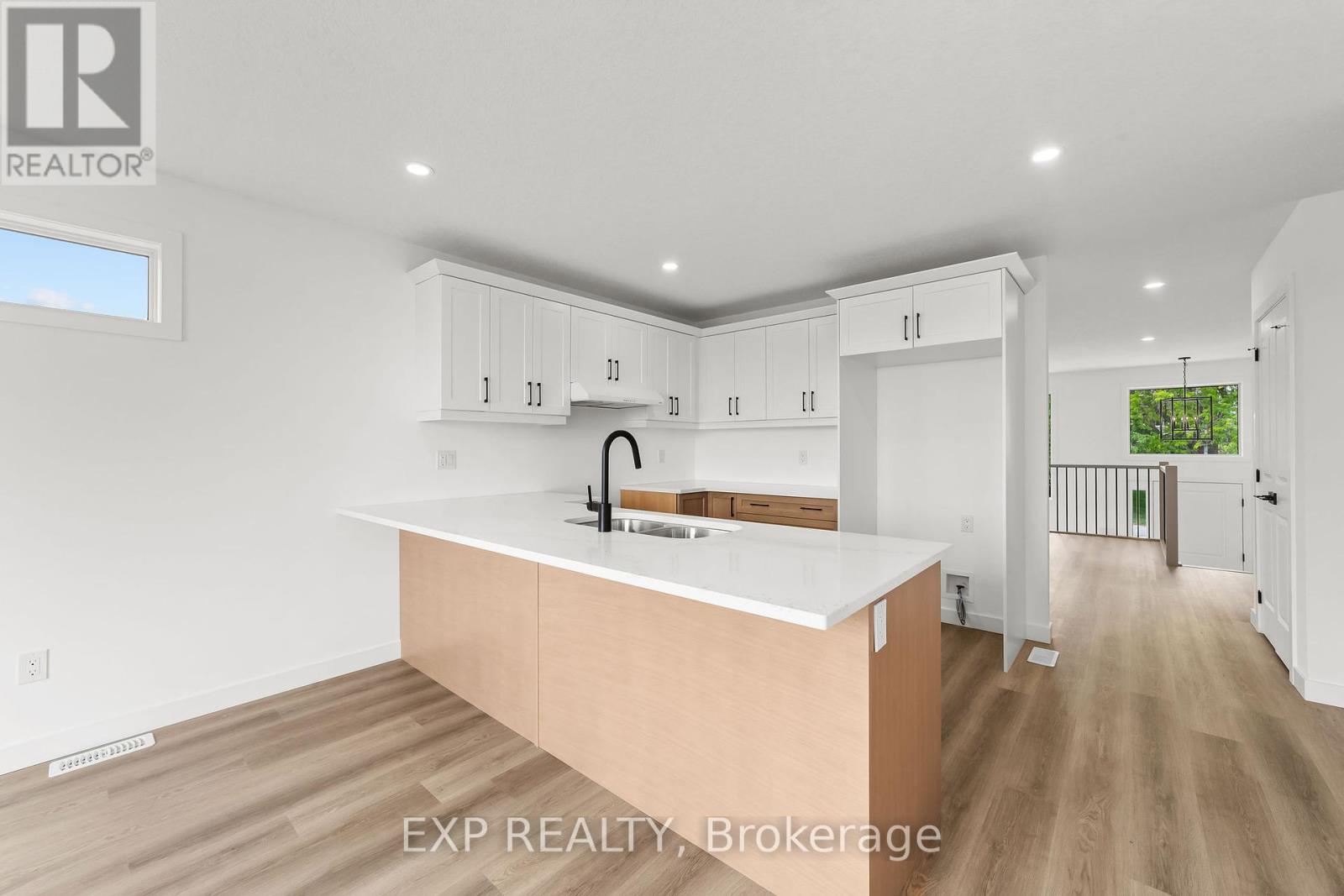 1552 Melwood Drive, St. Clair, Ontario  N0N 1B0 - Photo 4 - X12223588