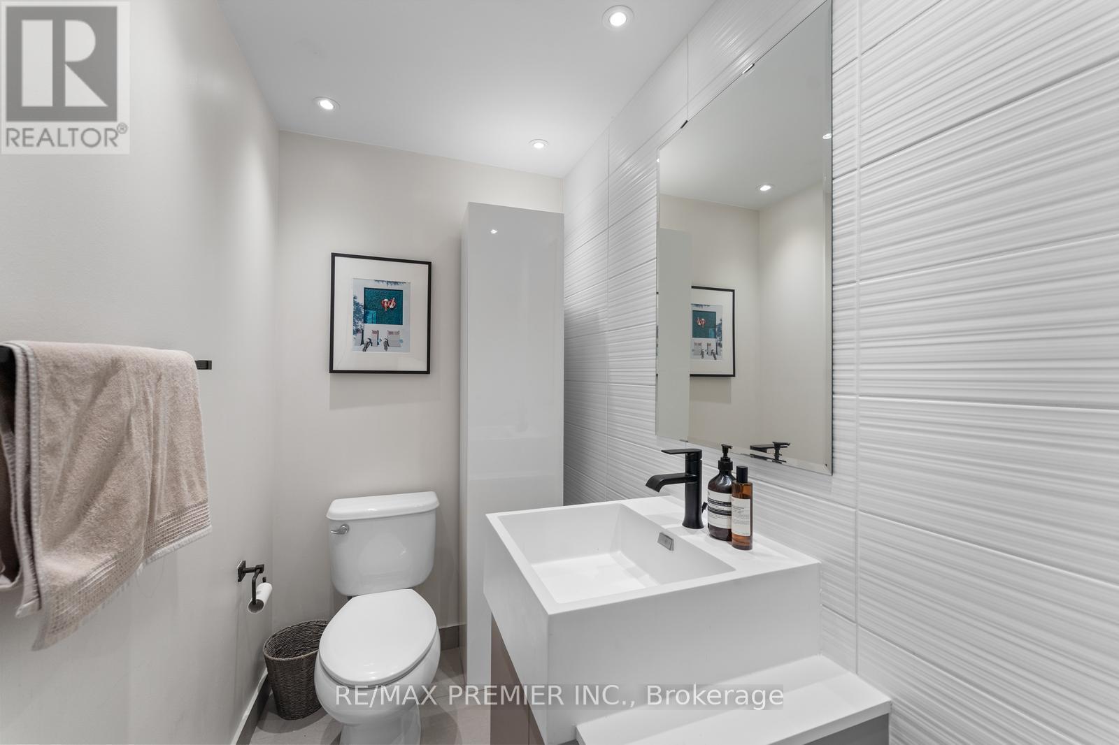 301 - 5 Hanna Avenue, Toronto, Ontario  M6K 1W8 - Photo 19 - C12431082