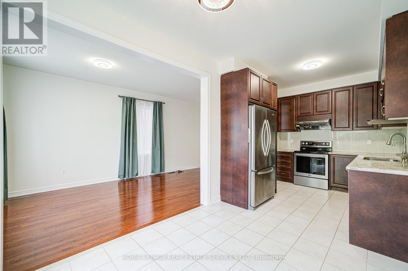 3251 Edwyna Drive, Mississauga, Ontario  L5M 0V2 - Photo 13 - W12431078
