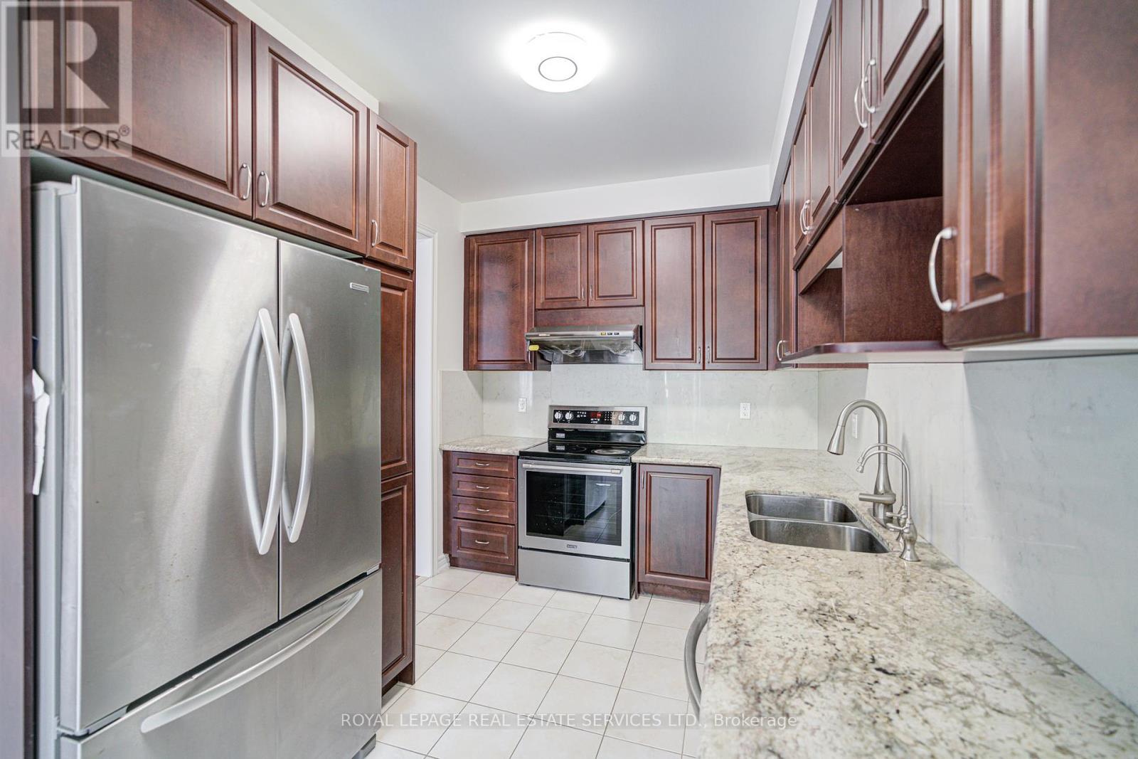 3251 Edwyna Drive, Mississauga, Ontario  L5M 0V2 - Photo 14 - W12431078