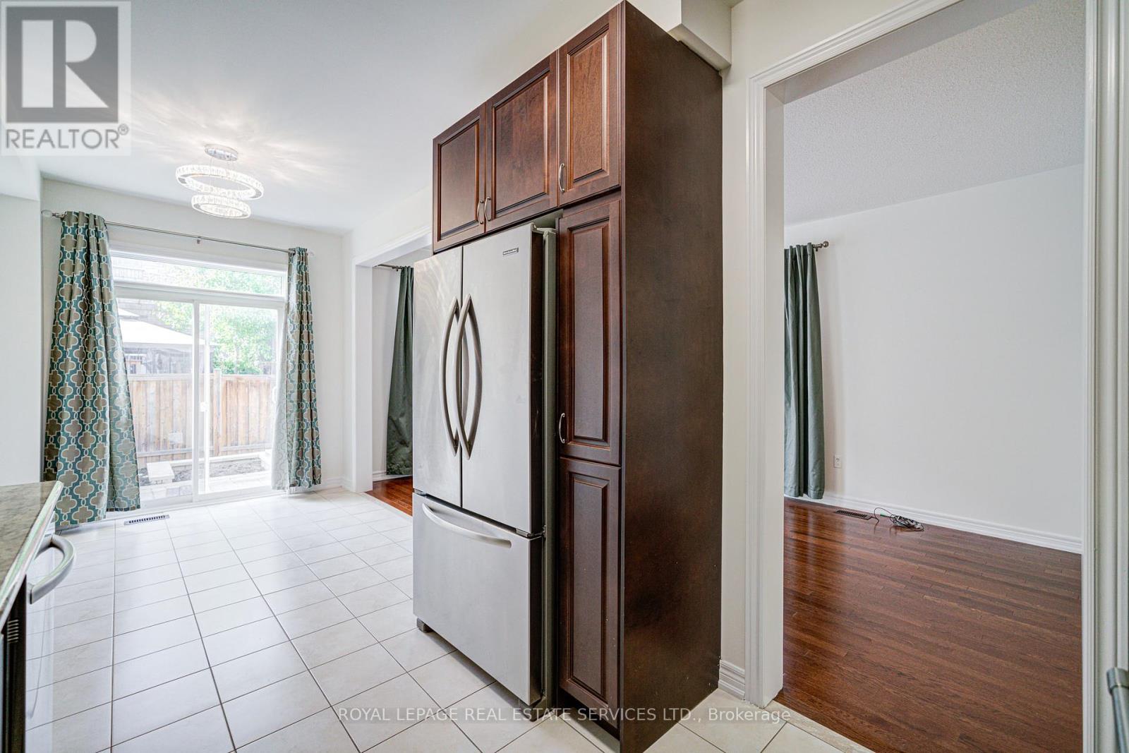 3251 Edwyna Drive, Mississauga, Ontario  L5M 0V2 - Photo 16 - W12431078