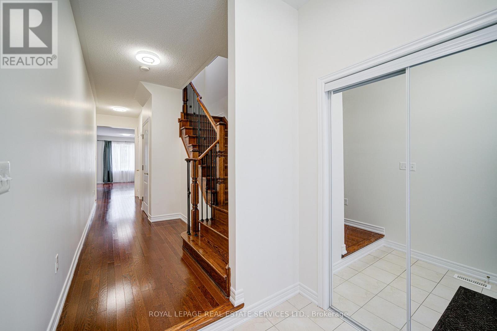 3251 Edwyna Drive, Mississauga, Ontario  L5M 0V2 - Photo 4 - W12431078