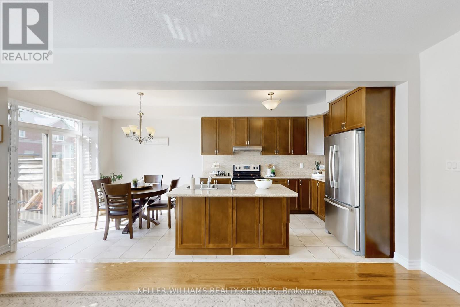 19 Diamond Leaf Lane, Halton Hills, Ontario  L7G 0G7 - Photo 17 - W12431085