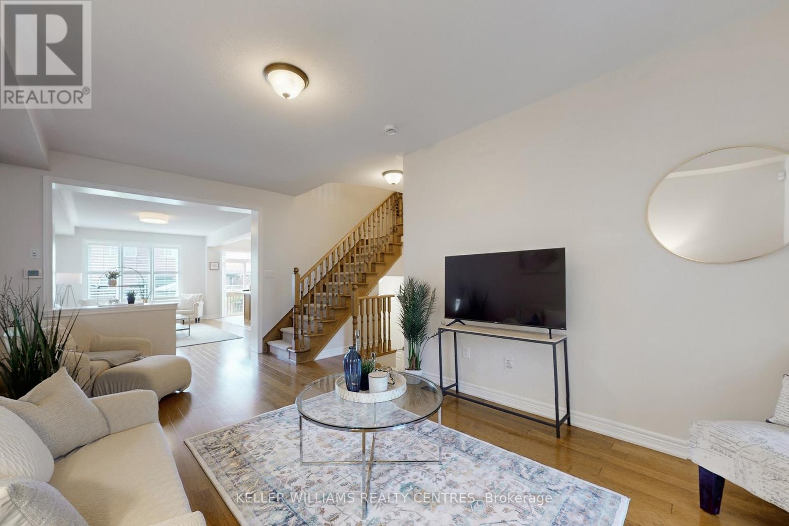 19 Diamond Leaf Lane, Halton Hills, Ontario  L7G 0G7 - Photo 7 - W12431085