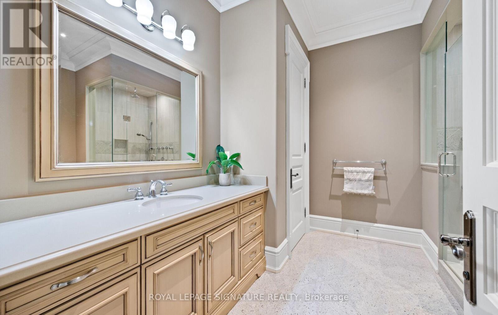 6845 Second Line W, Mississauga, Ontario  L5W 1A1 - Photo 19 - W12431093
