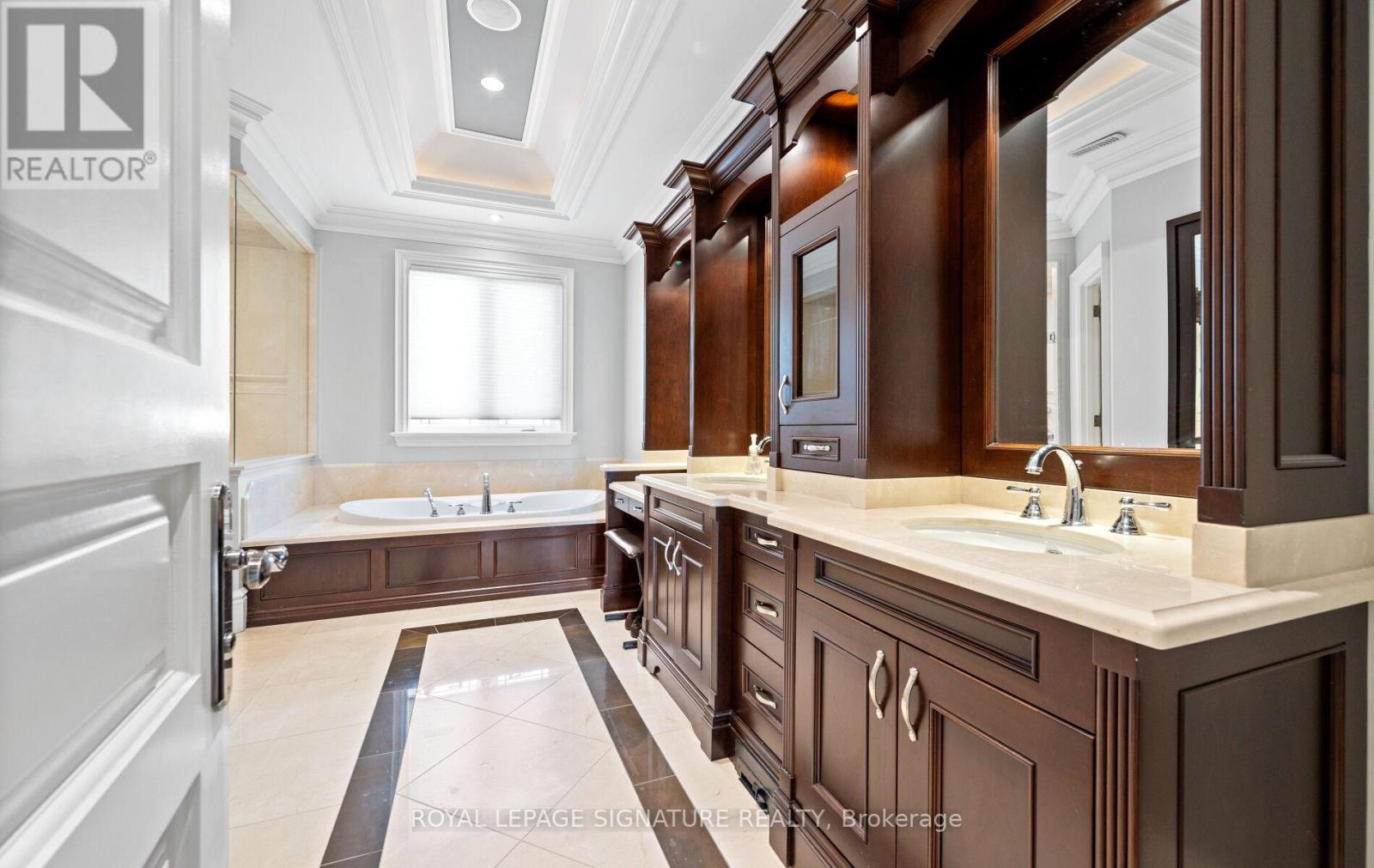 6845 Second Line W, Mississauga, Ontario  L5W 1A1 - Photo 27 - W12431093