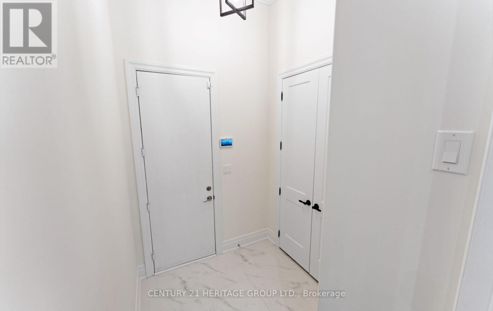 319 Danny Wheeler Boulevard, Georgina (Keswick North), Ontario  L4P 0K1 - Photo 17 - N12431102