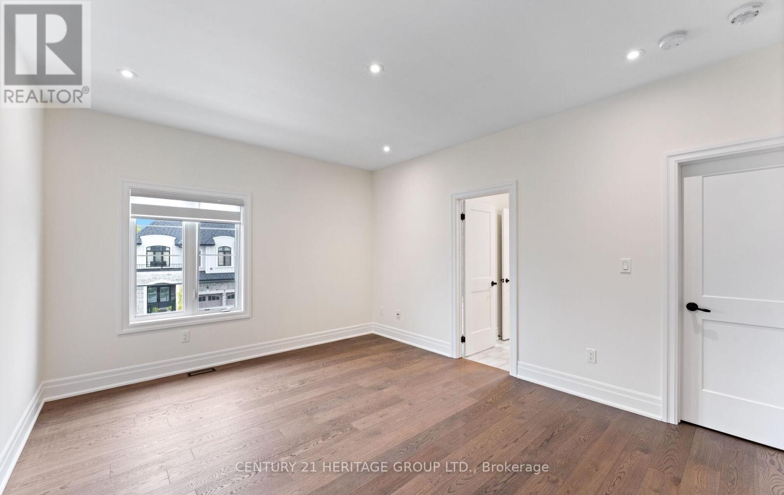 319 Danny Wheeler Boulevard, Georgina (Keswick North), Ontario  L4P 0K1 - Photo 23 - N12431102