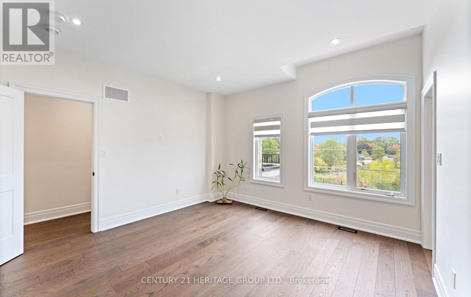 319 Danny Wheeler Boulevard, Georgina (Keswick North), Ontario  L4P 0K1 - Photo 28 - N12431102