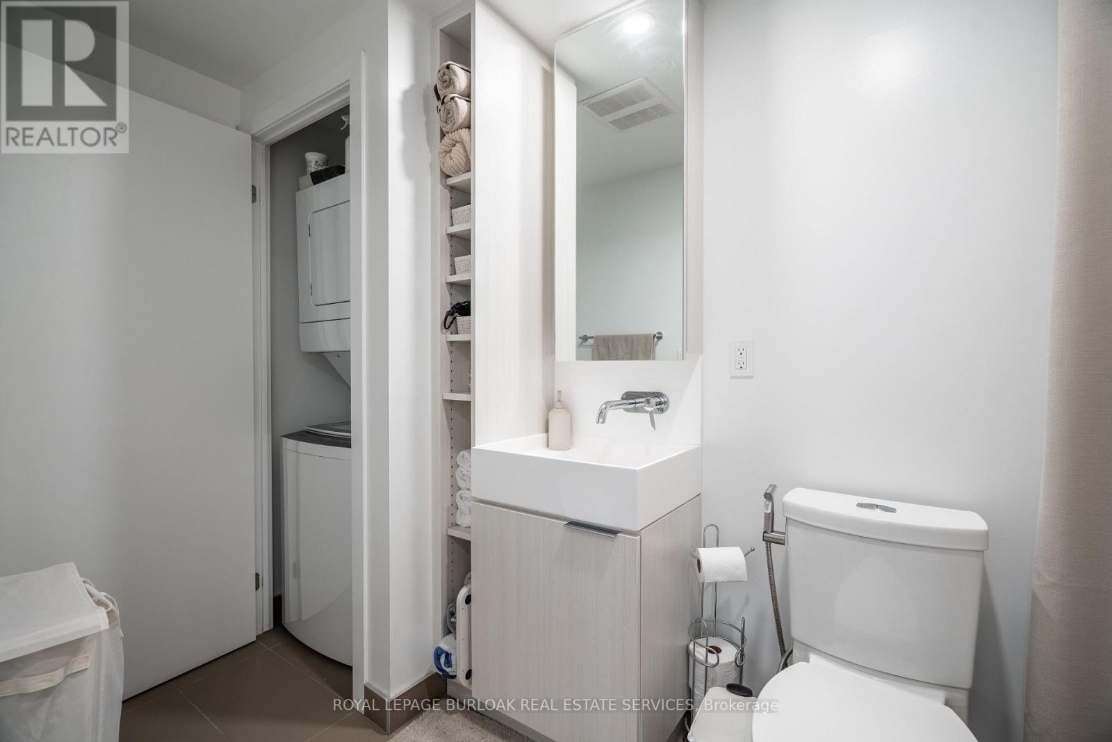 908 - 370 Martha Street, Burlington, Ontario  L7R 0G9 - Photo 14 - W12431110