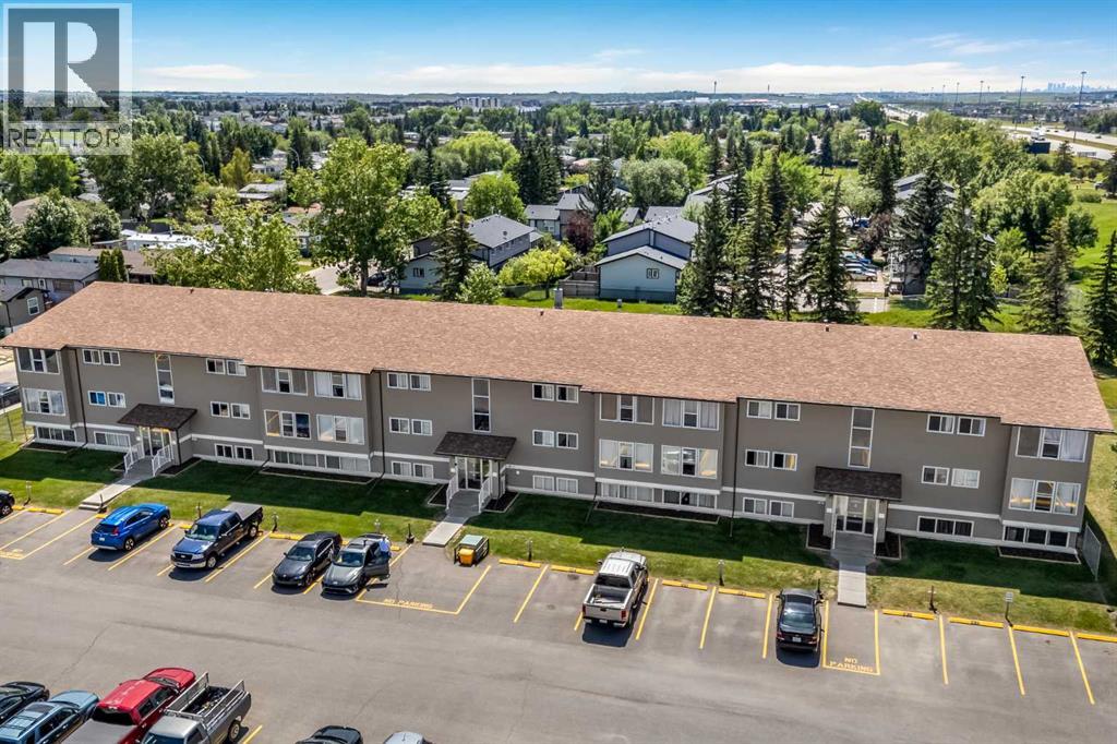 221, 101 Big Hill Way SE, Airdrie, Alberta