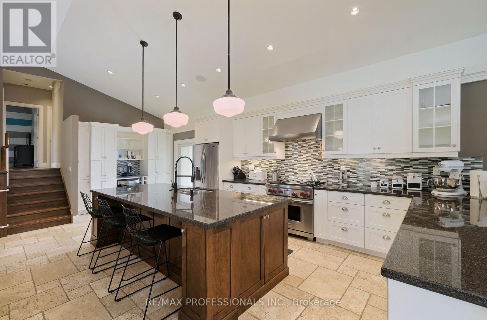 321 Wendy Lane, Oakville, Ontario  L6L 4P9 - Photo 7 - W12324341