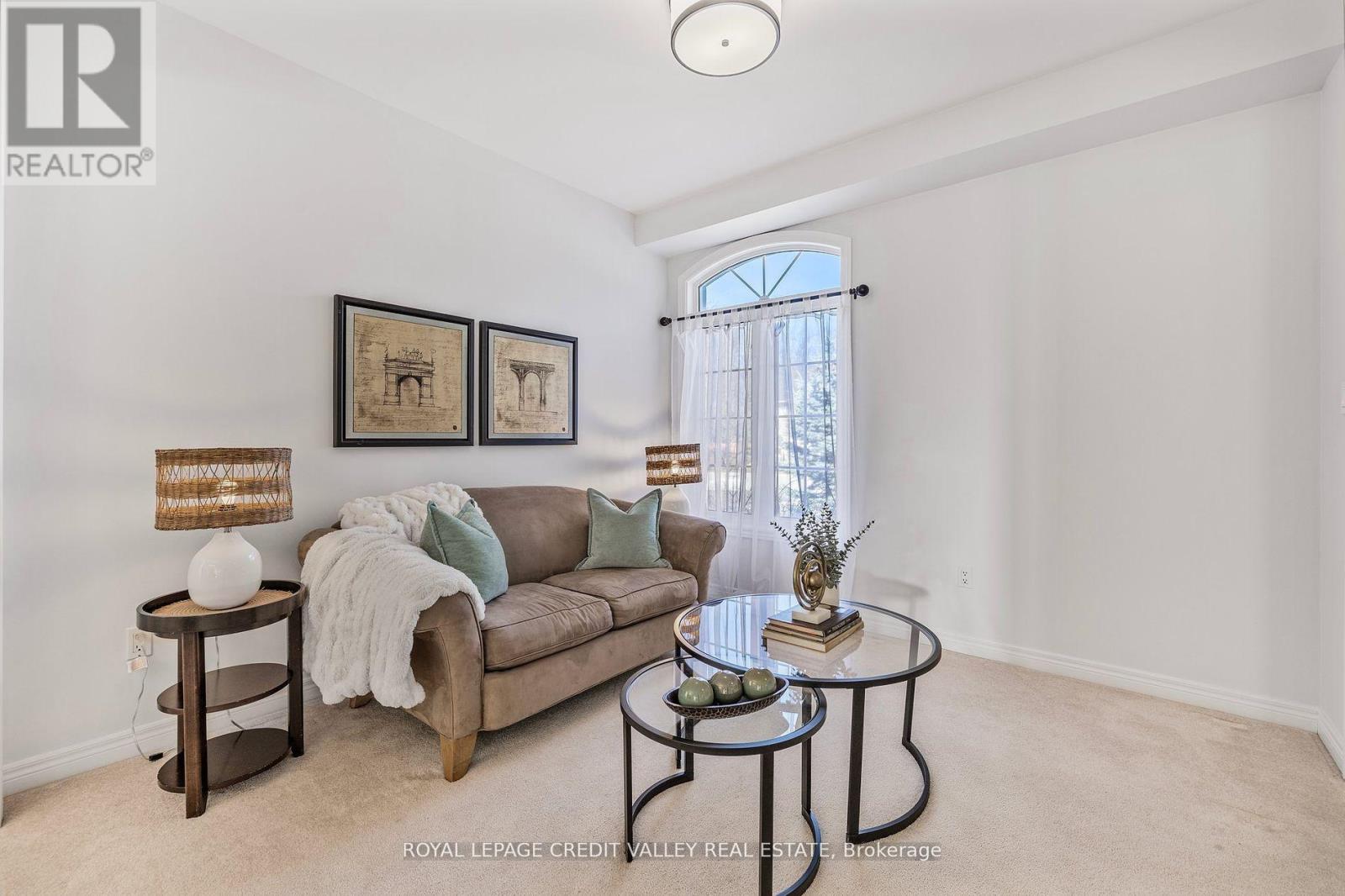 14 Larande Court, Brampton, Ontario  L6Y 0M3 - Photo 8 - W12431119