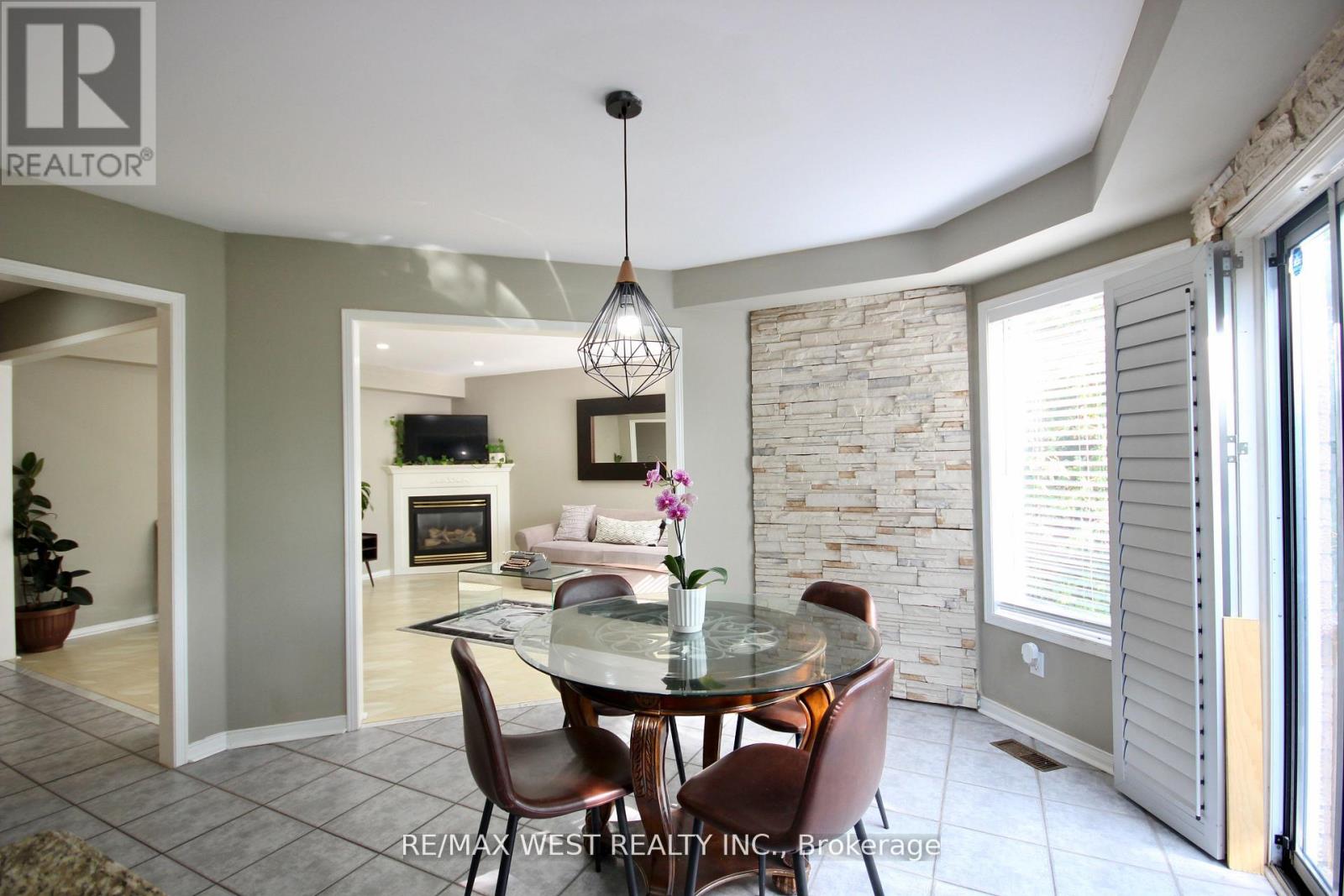 7374 Black Walnut Trail, Mississauga, Ontario  L5N 7L8 - Photo 18 - W12431126