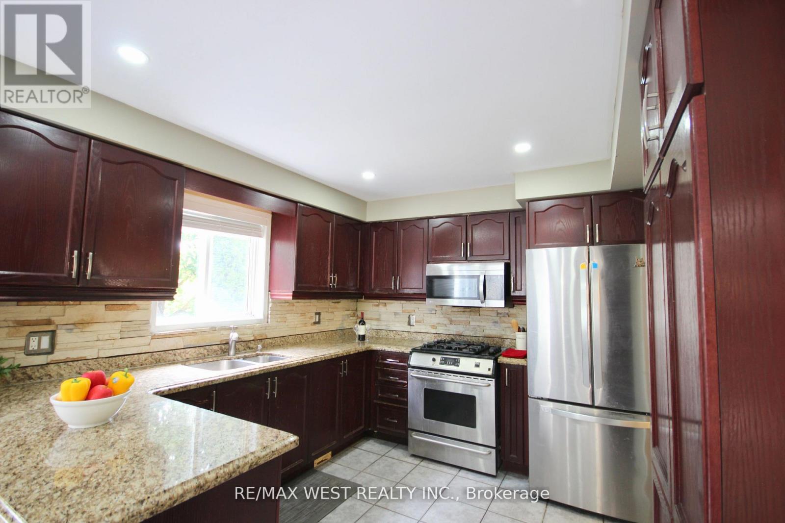 7374 Black Walnut Trail, Mississauga, Ontario  L5N 7L8 - Photo 21 - W12431126