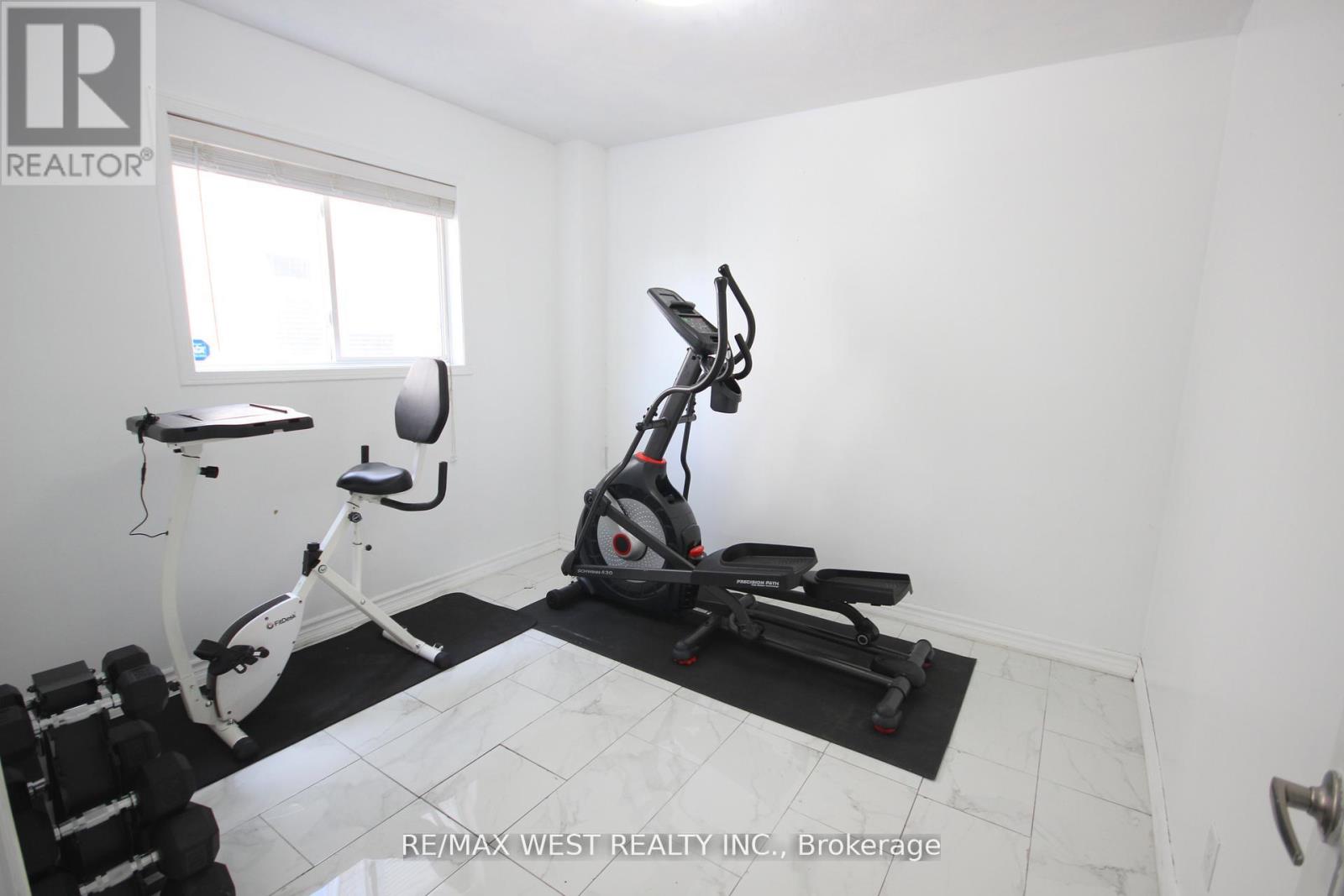 7374 Black Walnut Trail, Mississauga, Ontario  L5N 7L8 - Photo 22 - W12431126