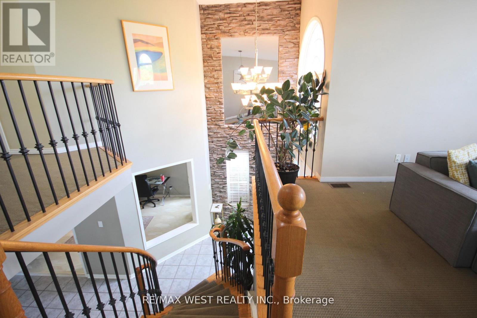 7374 Black Walnut Trail, Mississauga, Ontario  L5N 7L8 - Photo 24 - W12431126