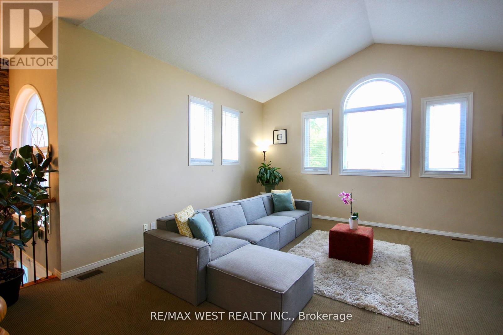 7374 Black Walnut Trail, Mississauga, Ontario  L5N 7L8 - Photo 25 - W12431126