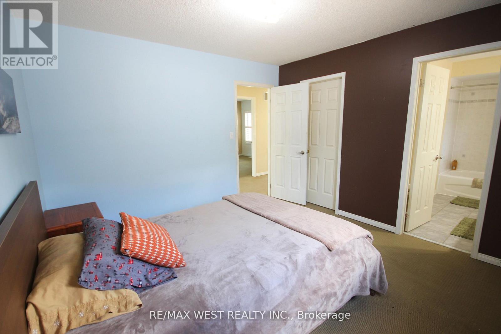 7374 Black Walnut Trail, Mississauga, Ontario  L5N 7L8 - Photo 35 - W12431126