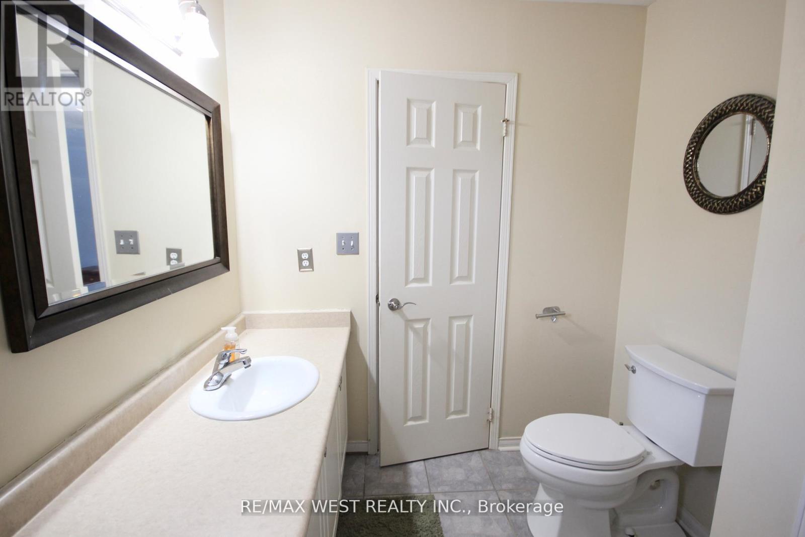 7374 Black Walnut Trail, Mississauga, Ontario  L5N 7L8 - Photo 38 - W12431126
