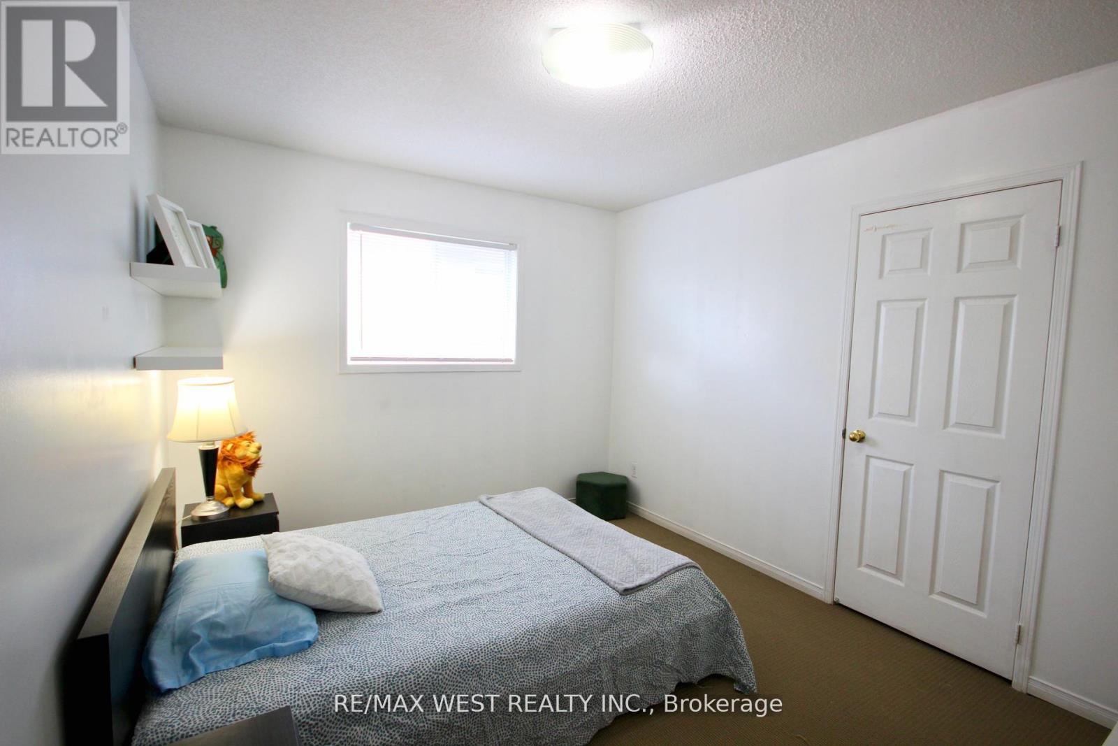7374 Black Walnut Trail, Mississauga, Ontario  L5N 7L8 - Photo 39 - W12431126