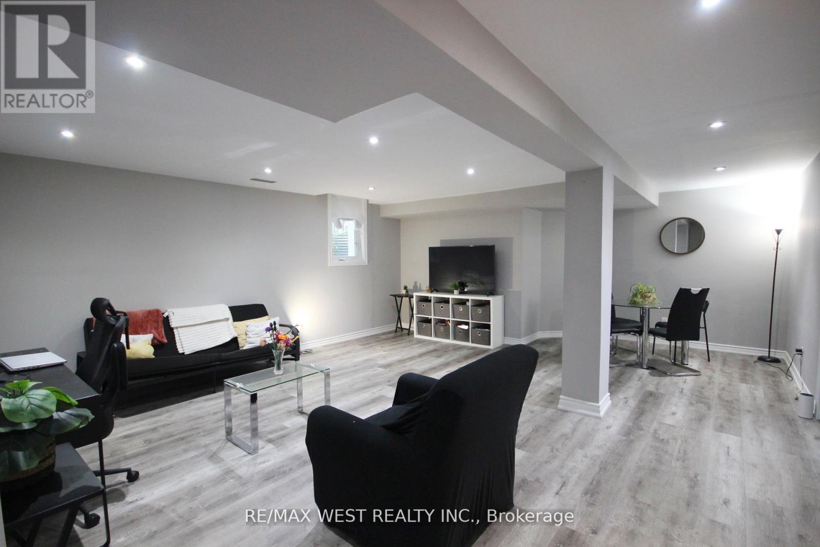 7374 Black Walnut Trail, Mississauga, Ontario  L5N 7L8 - Photo 43 - W12431126