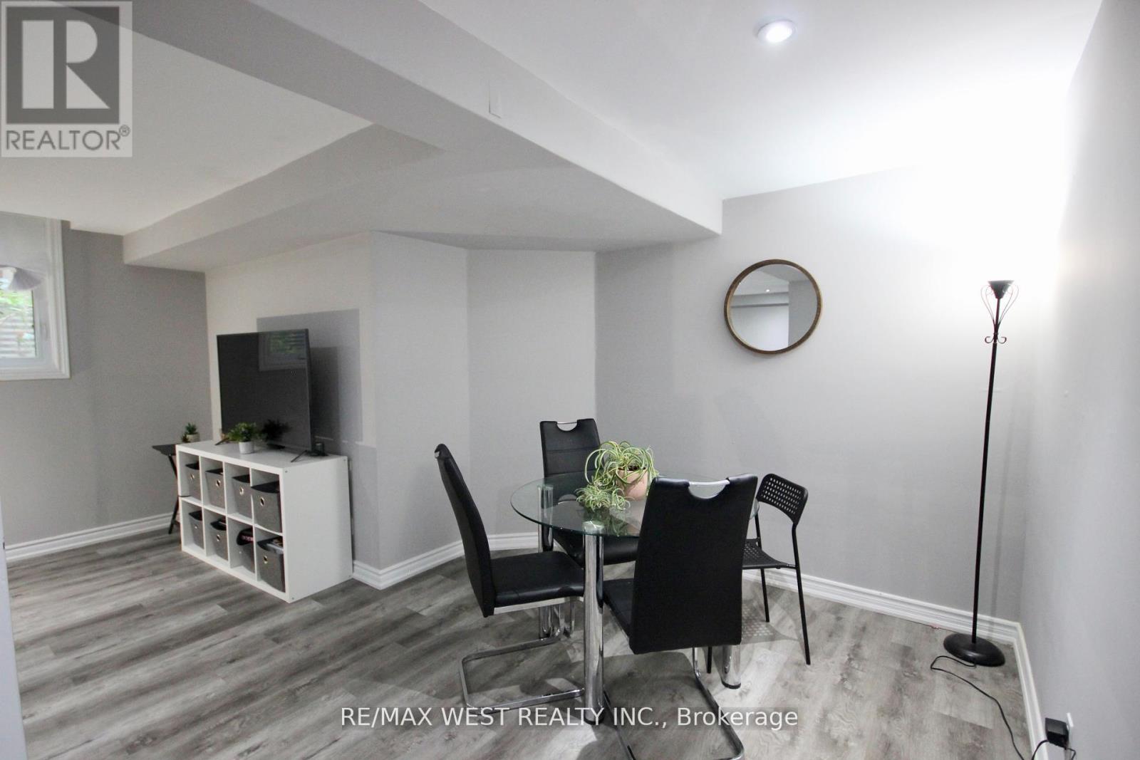 7374 Black Walnut Trail, Mississauga, Ontario  L5N 7L8 - Photo 45 - W12431126