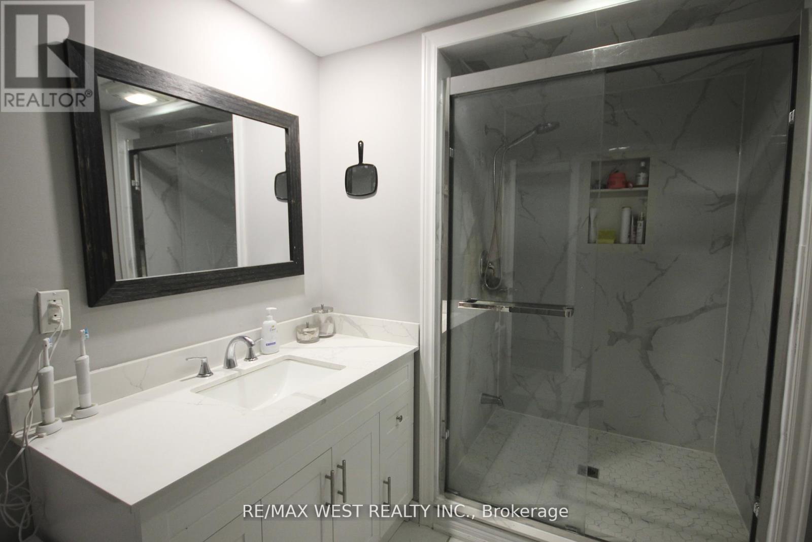 7374 Black Walnut Trail, Mississauga, Ontario  L5N 7L8 - Photo 46 - W12431126