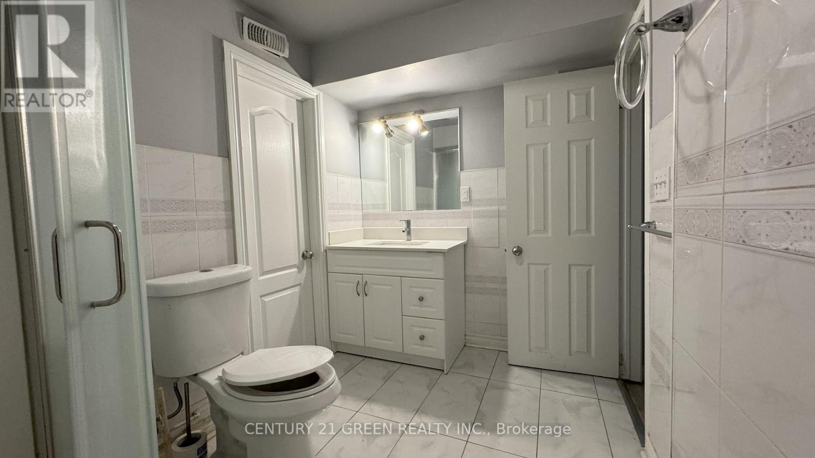 Lower - 8 Natalie Court, Brampton, Ontario  L6S 5T8 - Photo 10 - W12431131