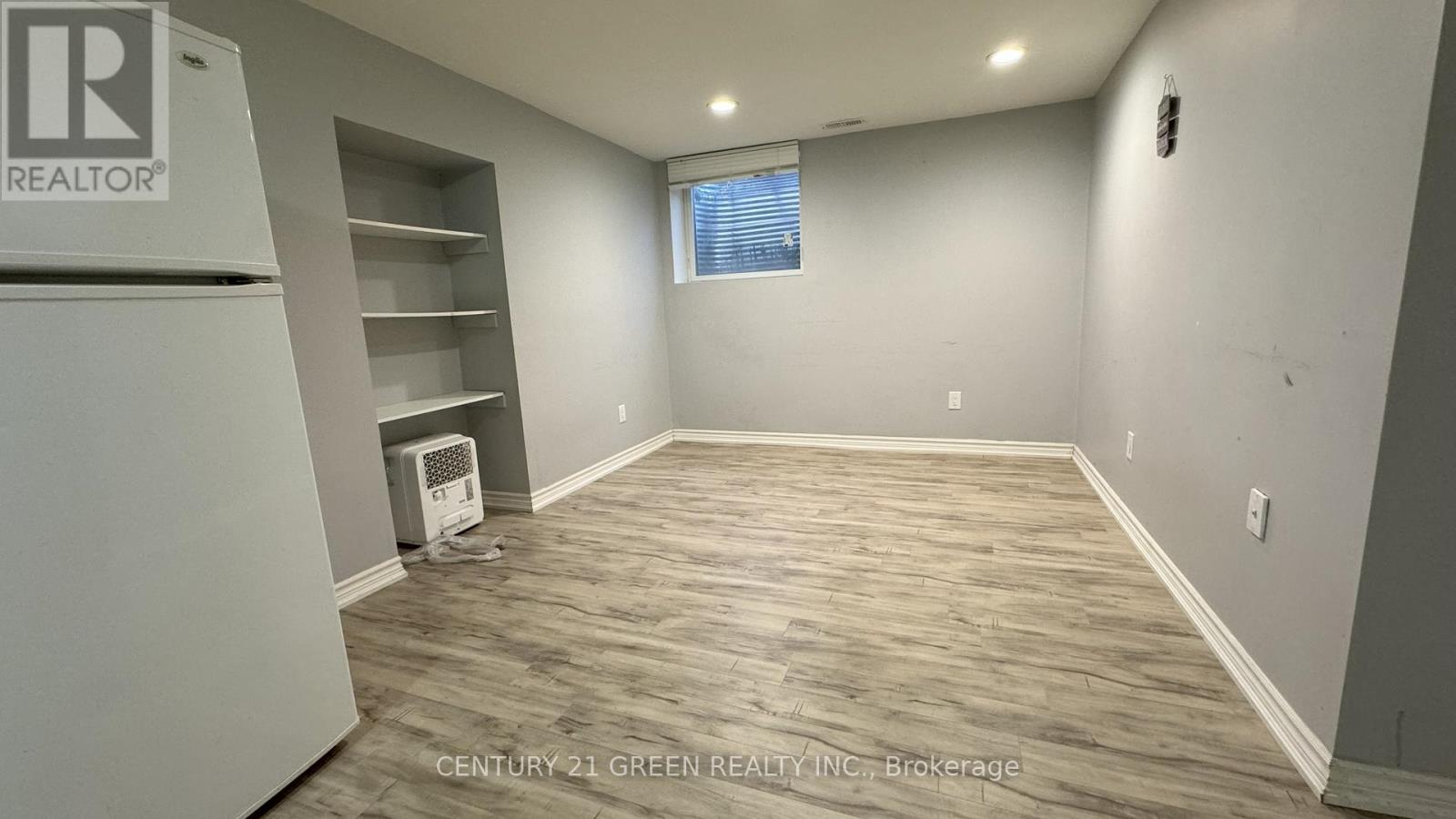 Lower - 8 Natalie Court, Brampton, Ontario  L6S 5T8 - Photo 2 - W12431131