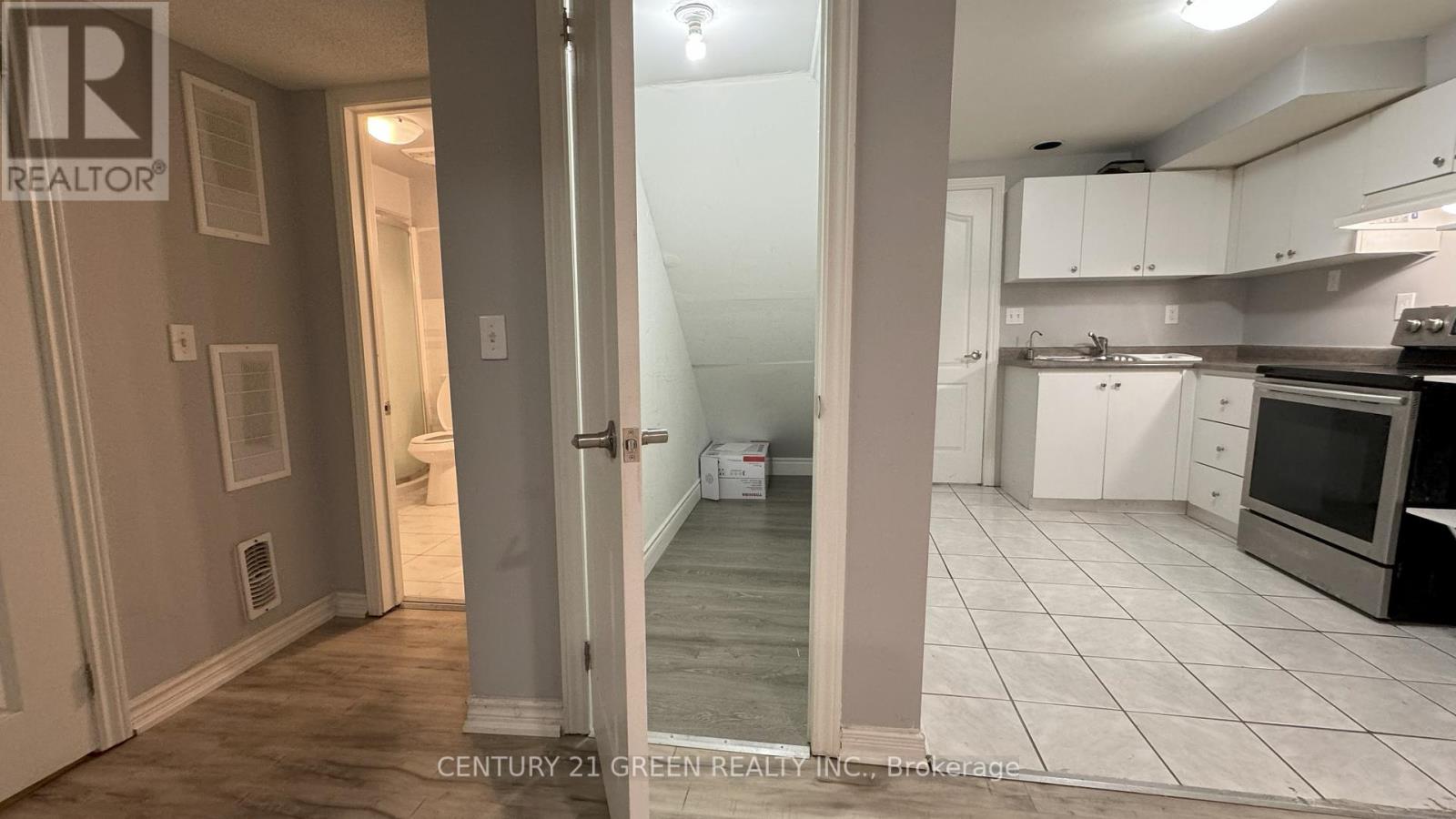 Lower - 8 Natalie Court, Brampton, Ontario  L6S 5T8 - Photo 5 - W12431131
