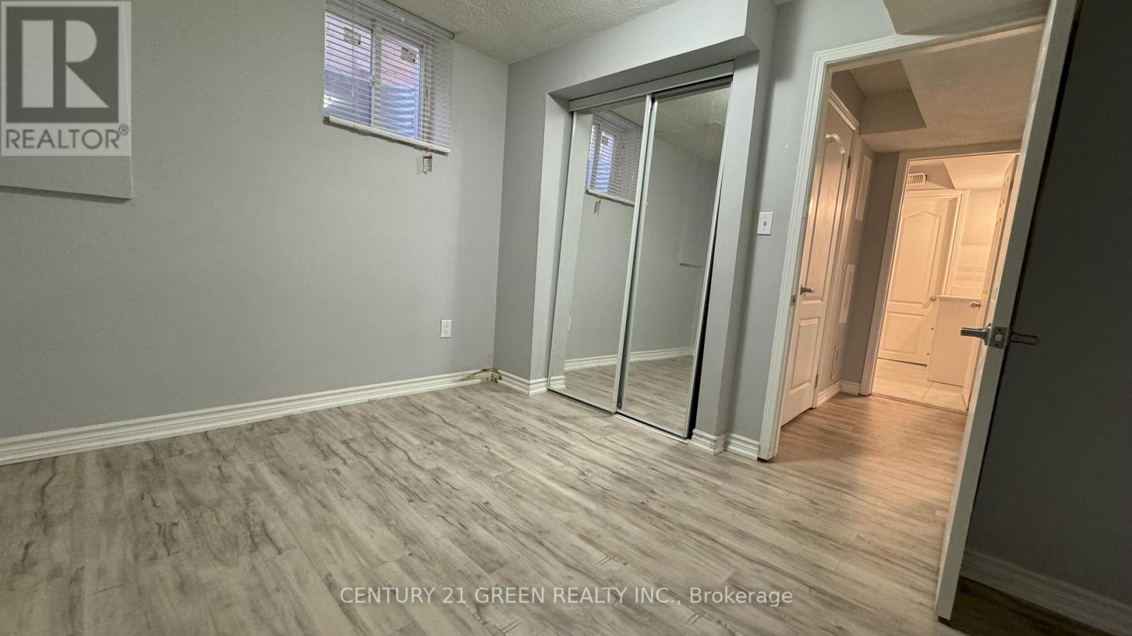 Lower - 8 Natalie Court, Brampton, Ontario  L6S 5T8 - Photo 8 - W12431131