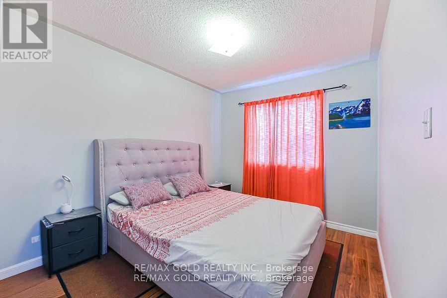 14 Topiary Lane, Brampton, Ontario  L7A 2K6 - Photo 20 - W12431142
