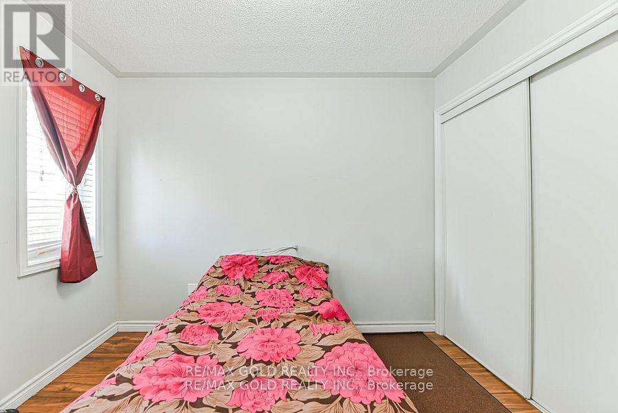 14 Topiary Lane, Brampton, Ontario  L7A 2K6 - Photo 24 - W12431142