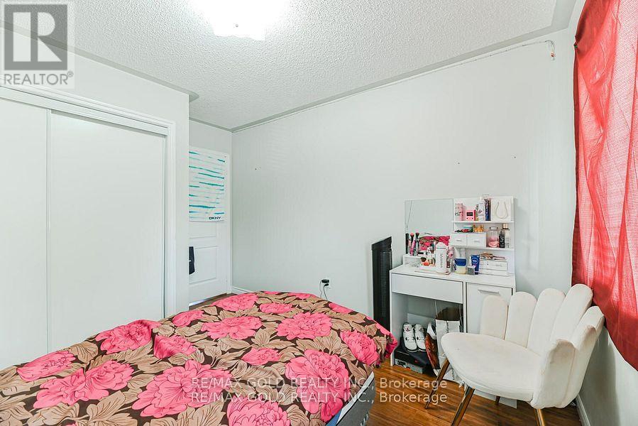 14 Topiary Lane, Brampton, Ontario  L7A 2K6 - Photo 26 - W12431142