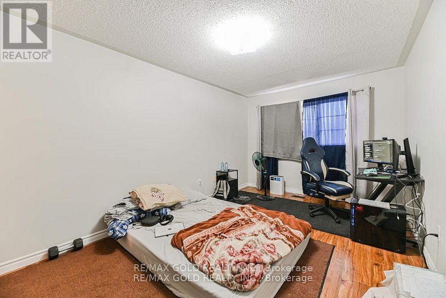 14 Topiary Lane, Brampton, Ontario  L7A 2K6 - Photo 28 - W12431142