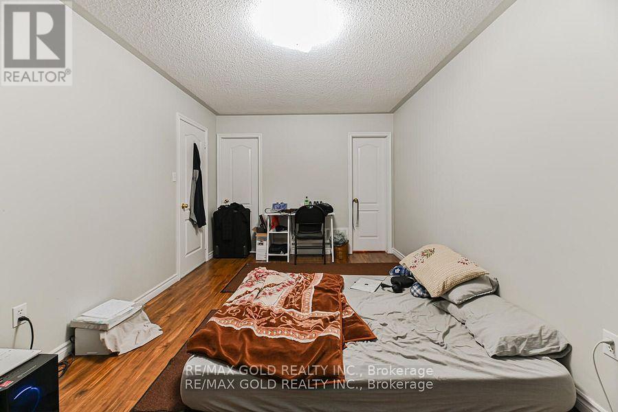 14 Topiary Lane, Brampton, Ontario  L7A 2K6 - Photo 29 - W12431142