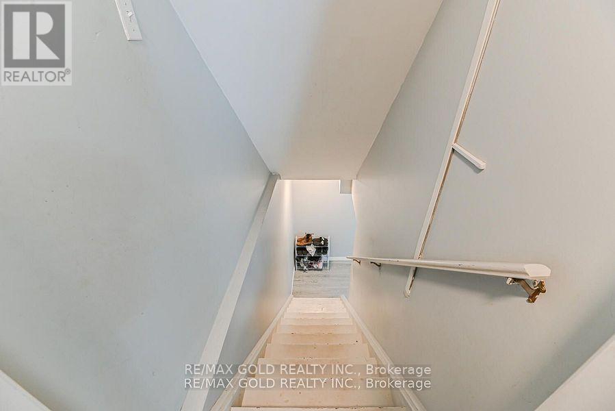 14 Topiary Lane, Brampton, Ontario  L7A 2K6 - Photo 30 - W12431142