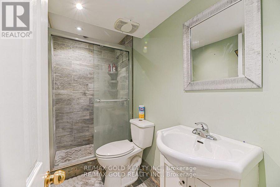 14 Topiary Lane, Brampton, Ontario  L7A 2K6 - Photo 35 - W12431142