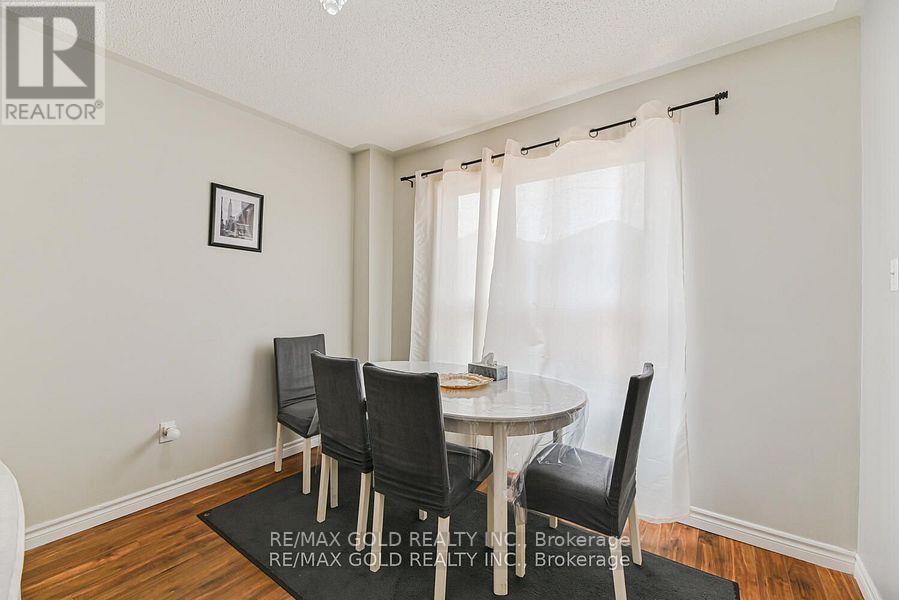 14 Topiary Lane, Brampton, Ontario  L7A 2K6 - Photo 9 - W12431142