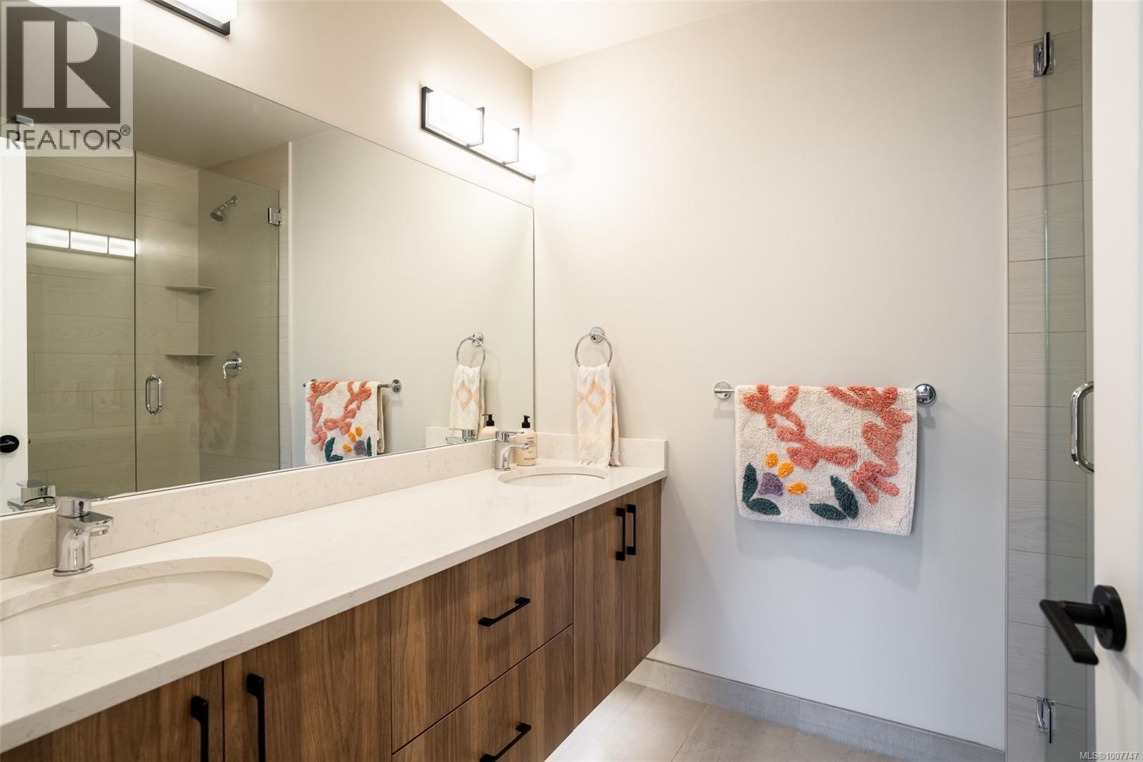 306 700 Yew Wood Rd, Tofino, British Columbia  V0R 2Z0 - Photo 10 - 1007747