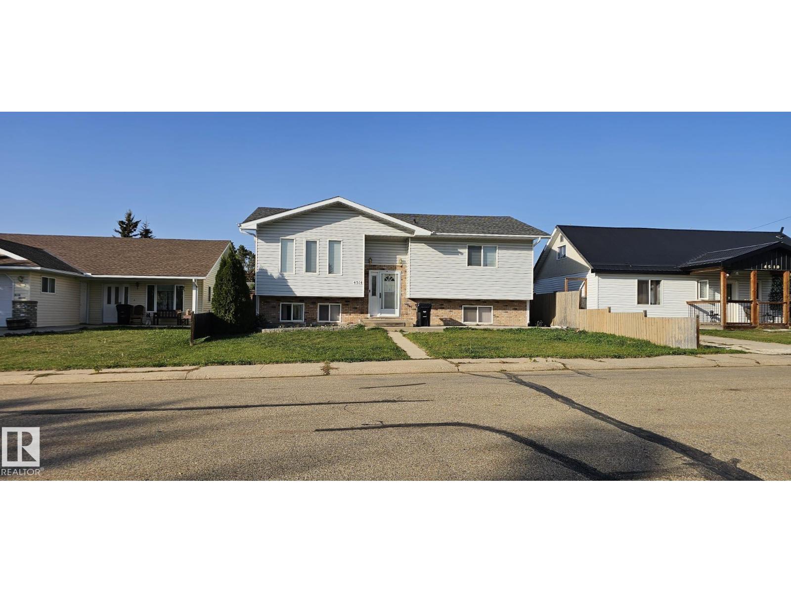 4514 56 Av, Barrhead, Alberta  T7N 1K6 - Photo 1 - E4459906