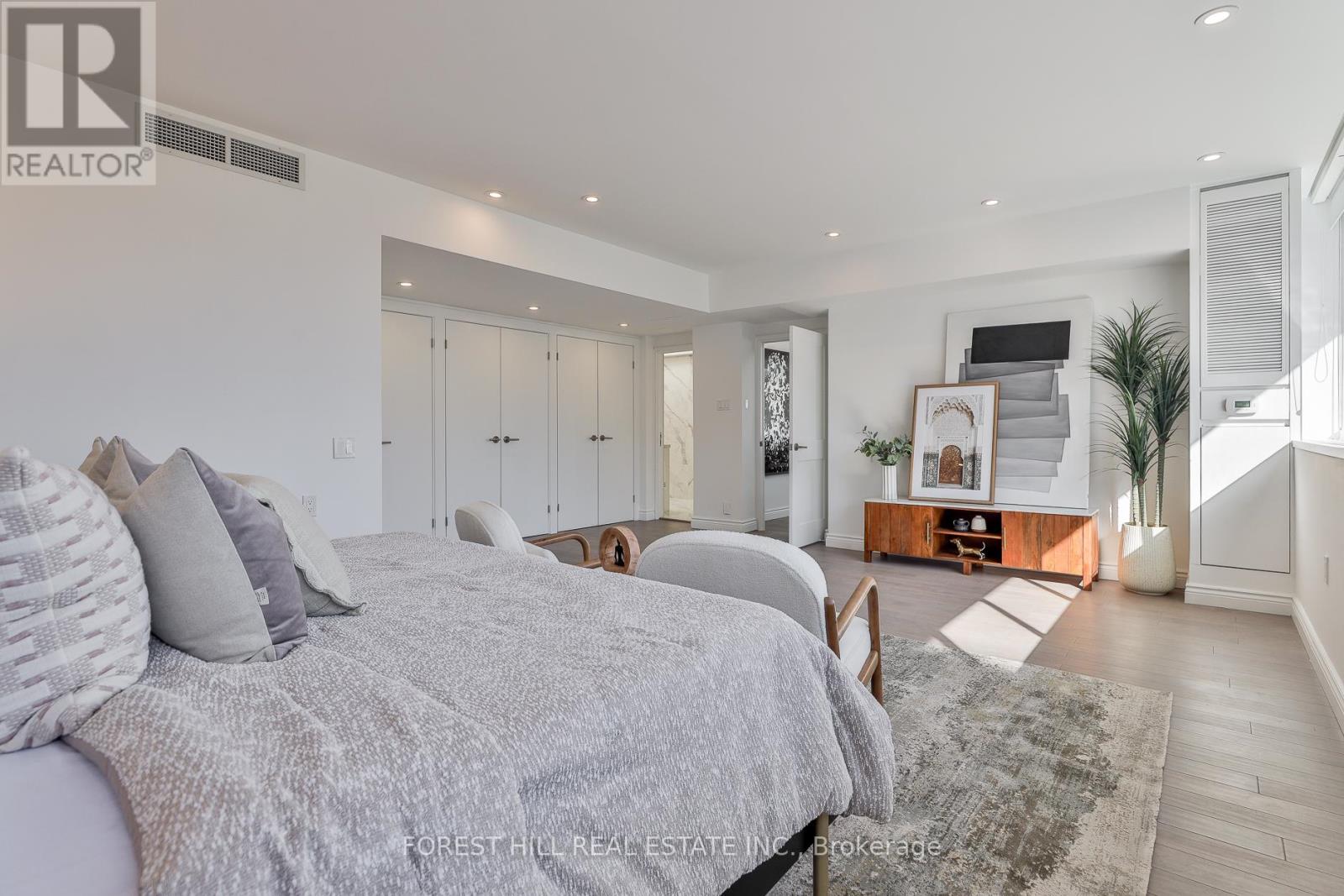 603 - 18a Hazelton Avenue, Toronto, Ontario  M5R 2E2 - Photo 36 - C12431144