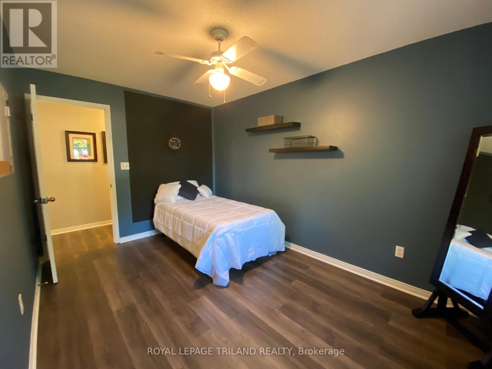 178 Pearl Street, Lambton Shores, Ontario  N0M 2N0 - Photo 22 - X12419511