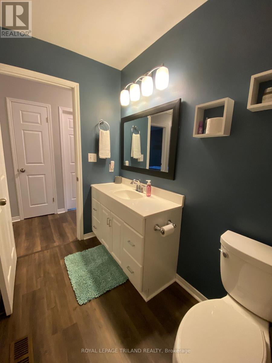 178 Pearl Street, Lambton Shores, Ontario  N0M 2N0 - Photo 24 - X12419511